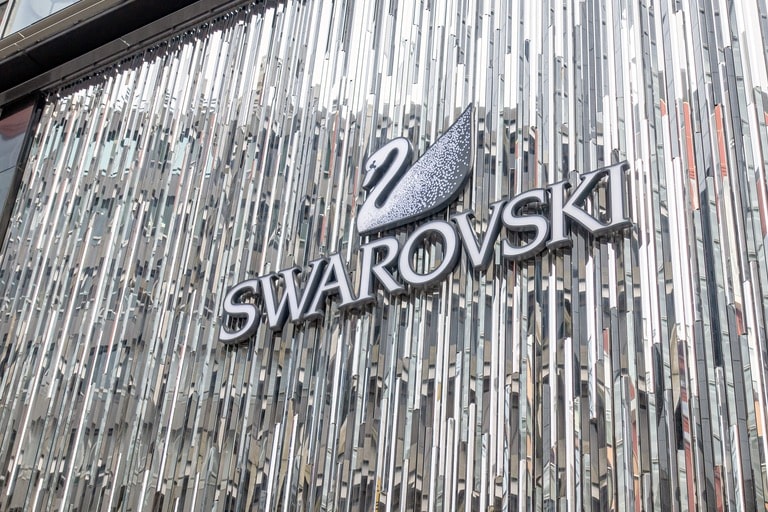 reasons swarovski crystals reign supreme in jewelry design