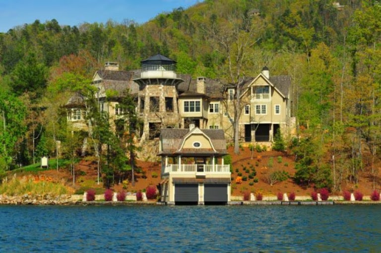 Nick Saban's lake house on Lake Burton in the north Georgia mountains